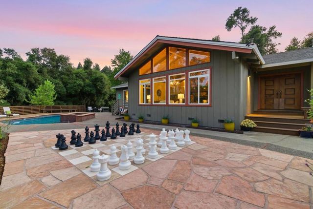 22108 Call Of The Wild Road, Los Gatos, CA 95033