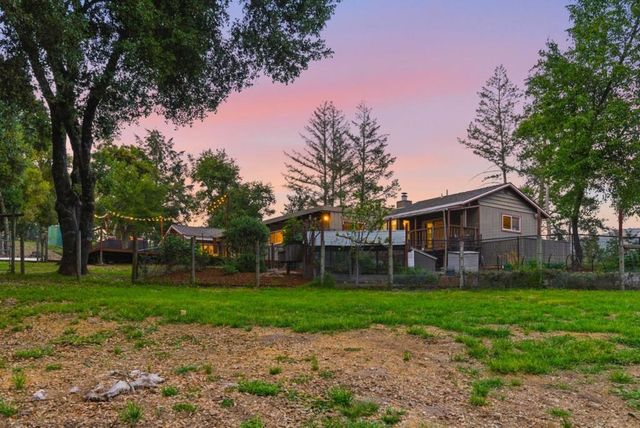 22108 Call Of The Wild Road, Los Gatos, CA 95033