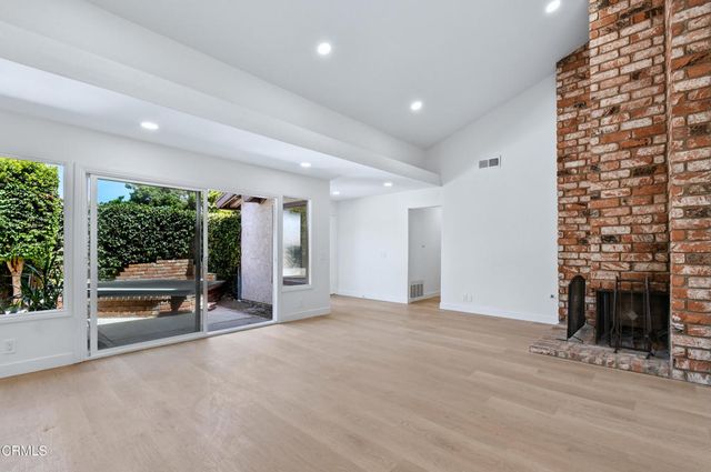 963 Palmer Avenue, Camarillo, CA 93010