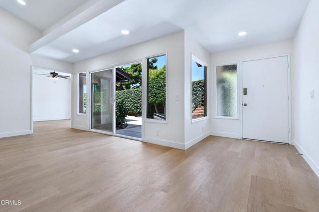 963 Palmer Avenue, Camarillo, CA 93010