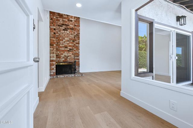 963 Palmer Avenue, Camarillo, CA 93010