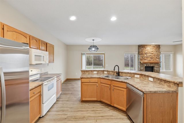 10026 Bayern Lane, Johnston, IA 50131