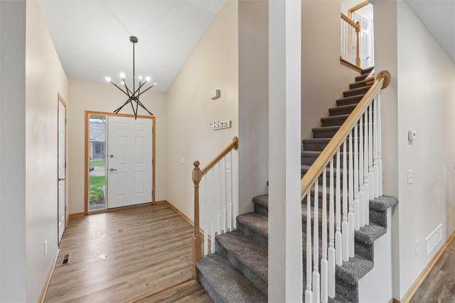 10026 Bayern Lane, Johnston, IA 50131