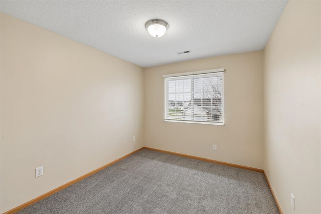 10026 Bayern Lane, Johnston, IA 50131