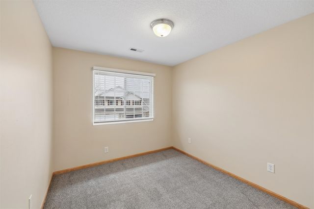 10026 Bayern Lane, Johnston, IA 50131