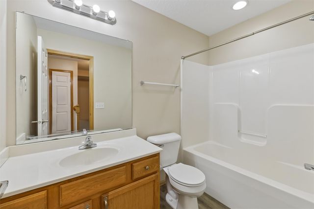 10026 Bayern Lane, Johnston, IA 50131