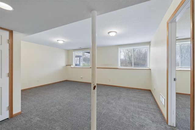 10026 Bayern Lane, Johnston, IA 50131