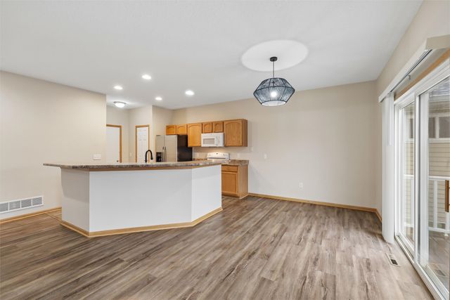 10026 Bayern Lane, Johnston, IA 50131