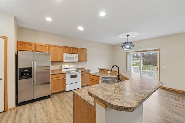 10026 Bayern Lane, Johnston, IA 50131