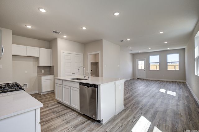 5535 Franklin Hills, Von Ormy, TX 78073