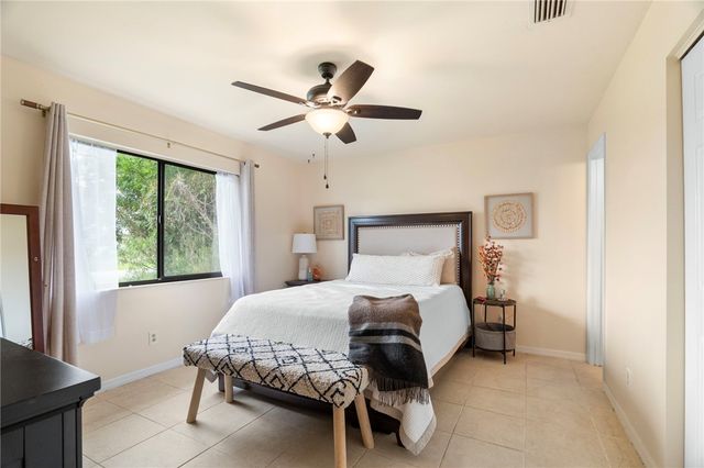 426 12th Street SW, Vero Beach, FL 32962