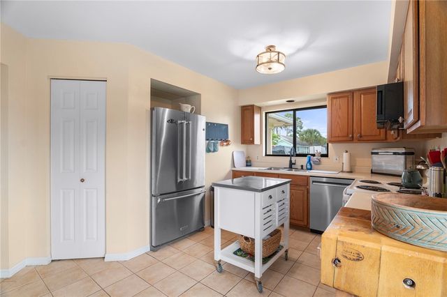 426 12th Street SW, Vero Beach, FL 32962
