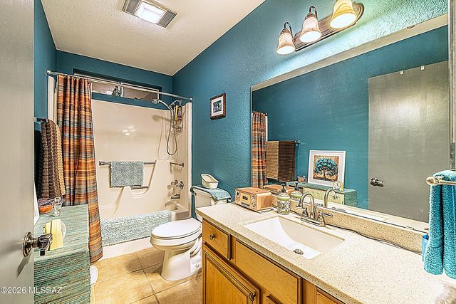 2082 S Santa Carla Drive, Green Valley, AZ 85614