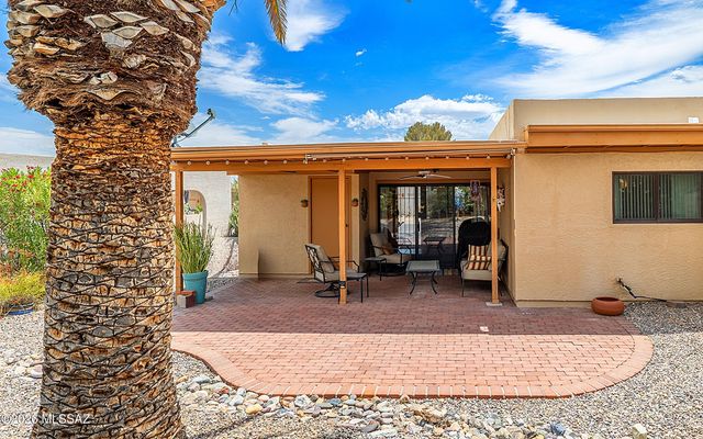 2082 S Santa Carla Drive, Green Valley, AZ 85614