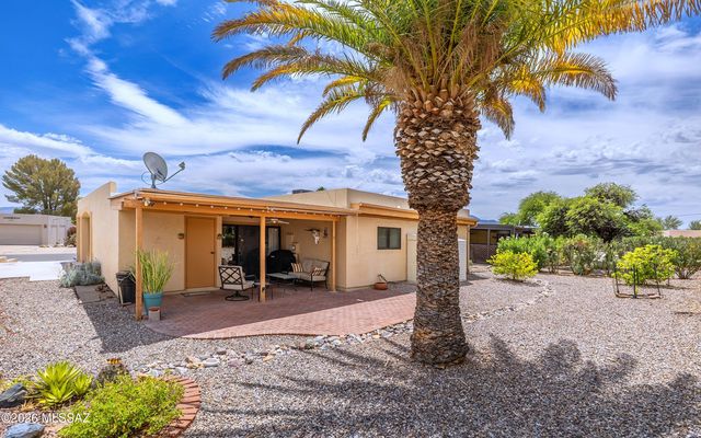 2082 S Santa Carla Drive, Green Valley, AZ 85614