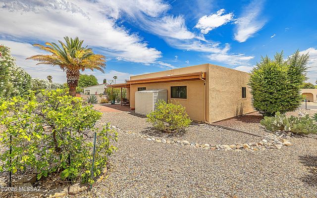 2082 S Santa Carla Drive, Green Valley, AZ 85614