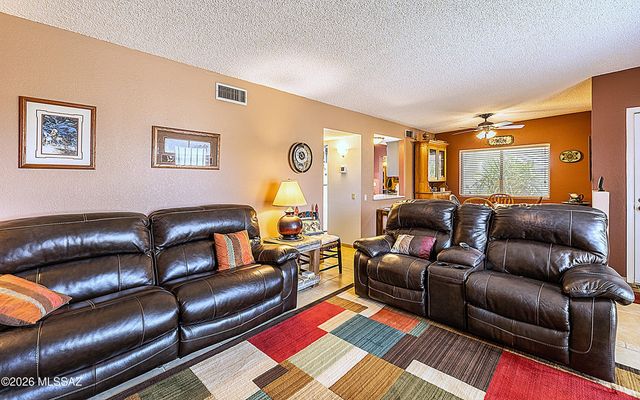 2082 S Santa Carla Drive, Green Valley, AZ 85614