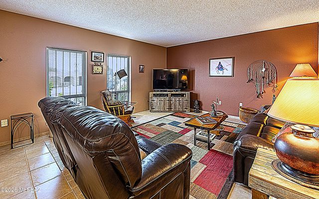 2082 S Santa Carla Drive, Green Valley, AZ 85614