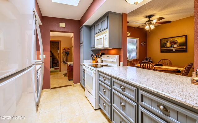 2082 S Santa Carla Drive, Green Valley, AZ 85614