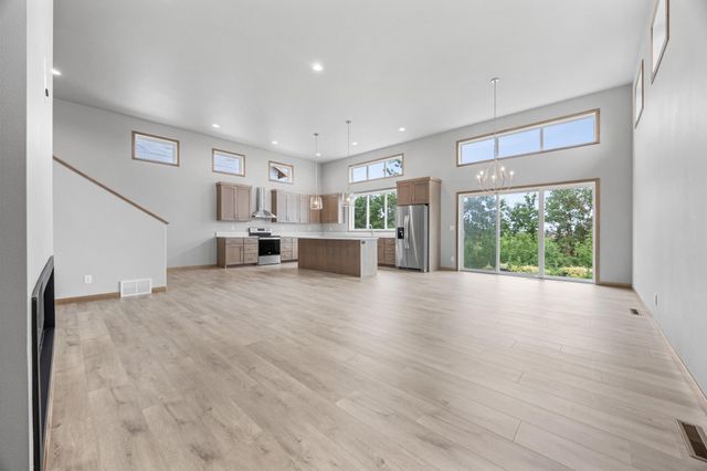 973 61st Avenue W, West Fargo, ND 58078