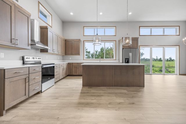 973 61st Avenue W, West Fargo, ND 58078