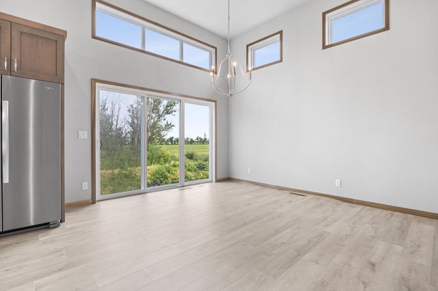 973 61st Avenue W, West Fargo, ND 58078