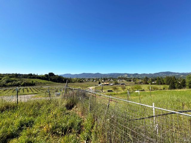 3997 Eastside Calpella Rd, Ukiah, CA 95482