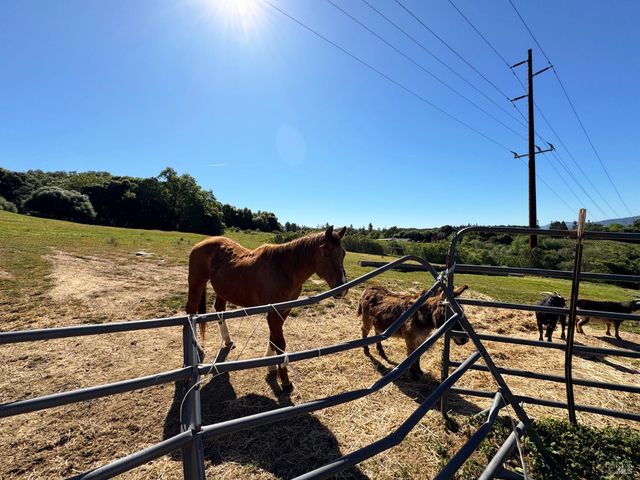 3997 Eastside Calpella Rd, Ukiah, CA 95482