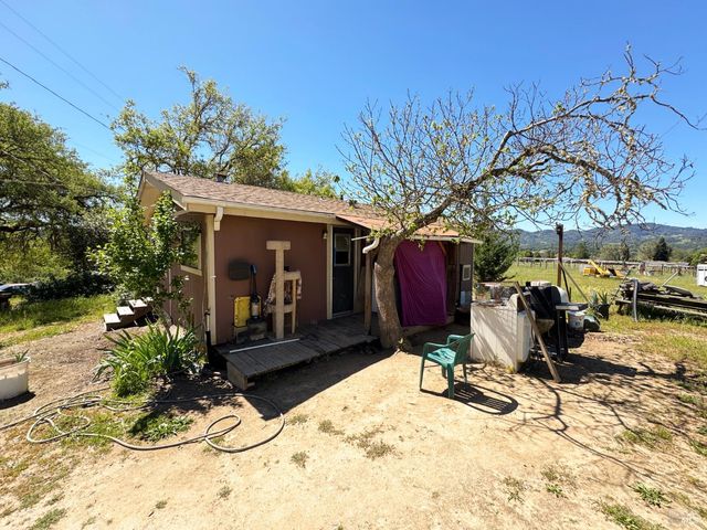 3997 Eastside Calpella Rd, Ukiah, CA 95482