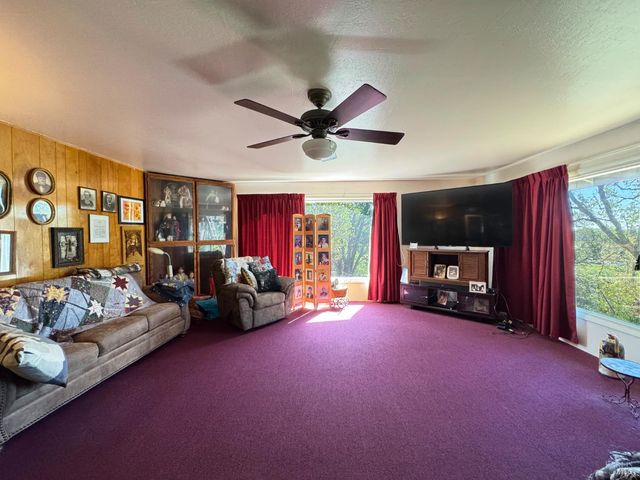 3997 Eastside Calpella Rd, Ukiah, CA 95482