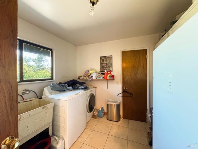 3997 Eastside Calpella Rd, Ukiah, CA 95482