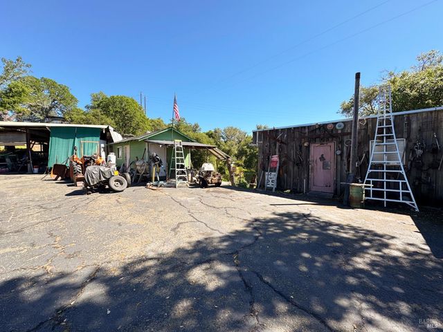 3997 Eastside Calpella Rd, Ukiah, CA 95482