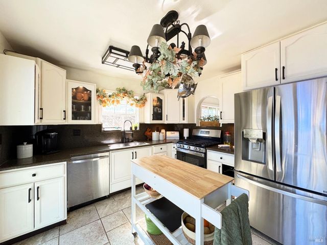 3997 Eastside Calpella Rd, Ukiah, CA 95482