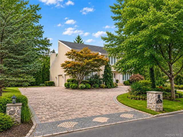 40 Bristol Drive, Manhasset, NY 11030
