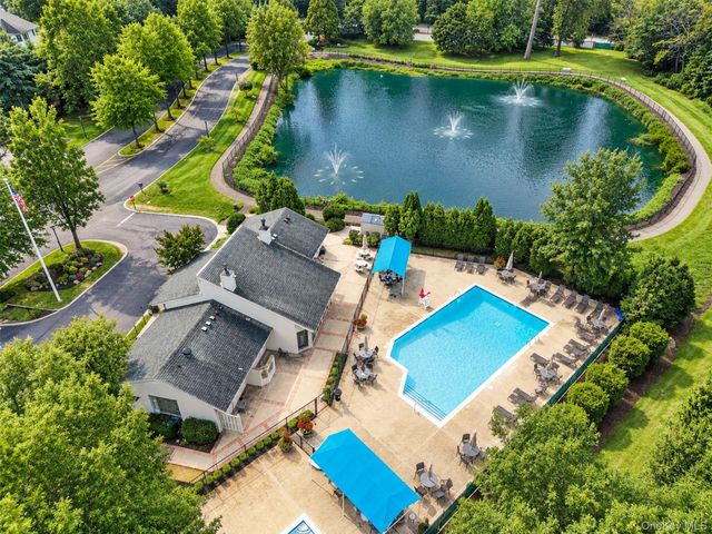40 Bristol Drive, Manhasset, NY 11030