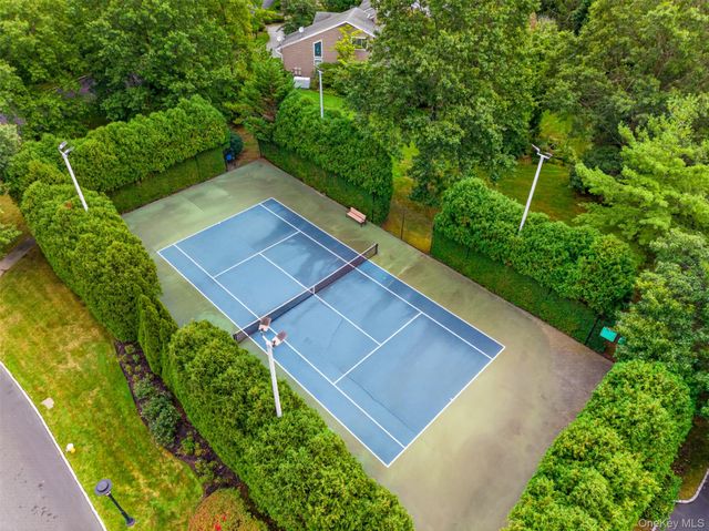 40 Bristol Drive, Manhasset, NY 11030