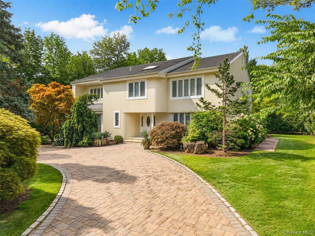 40 Bristol Drive, Manhasset, NY 11030 — exterior
