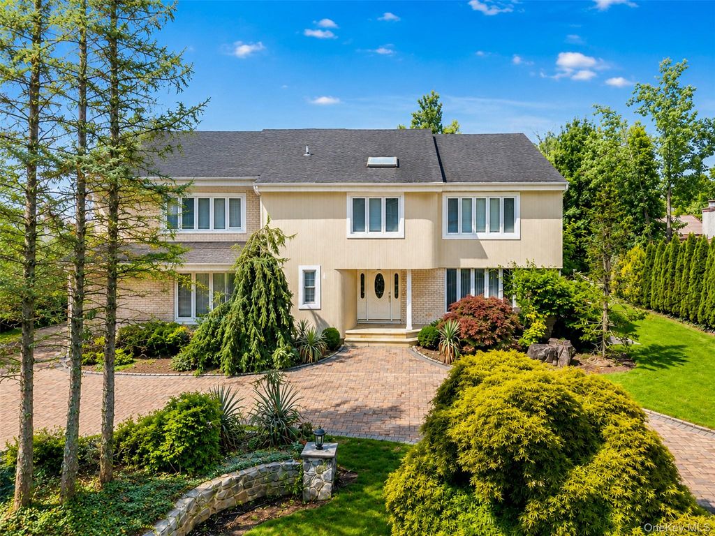40 Bristol Drive, Manhasset, NY 11030 — photo 3