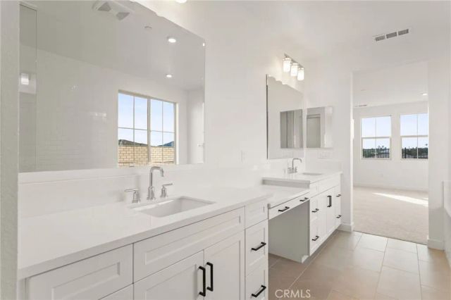 1390 N Amanda Glen North, Escondido, CA 92029