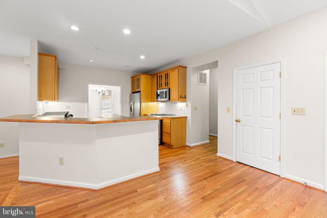 1010 ROBERTS CT, Fredericksburg, VA 22401