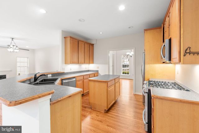 1010 ROBERTS CT, Fredericksburg, VA 22401