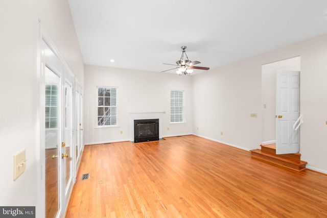 1010 ROBERTS CT, Fredericksburg, VA 22401