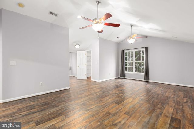 1010 ROBERTS CT, Fredericksburg, VA 22401