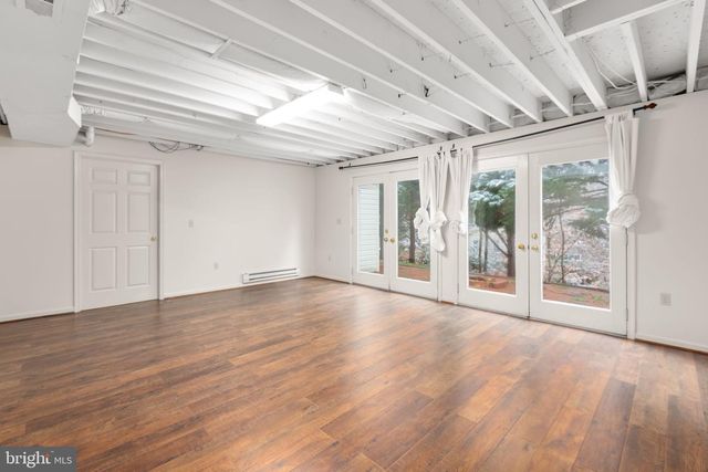 1010 ROBERTS CT, Fredericksburg, VA 22401