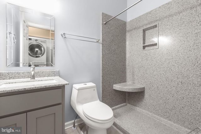 1010 ROBERTS CT, Fredericksburg, VA 22401