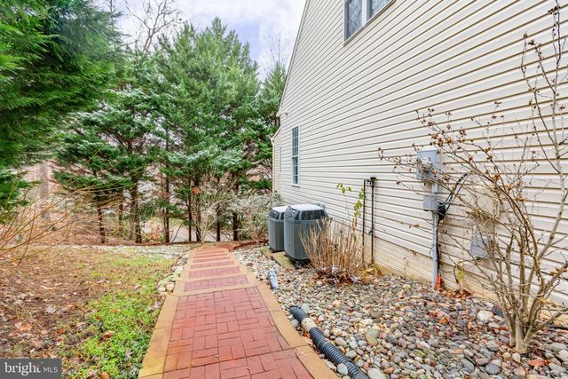 1010 ROBERTS CT, Fredericksburg, VA 22401