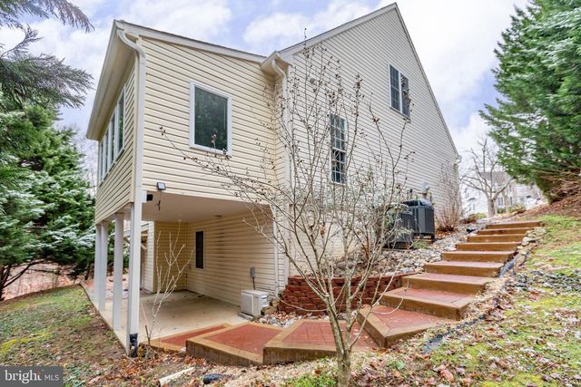 1010 ROBERTS CT, Fredericksburg, VA 22401