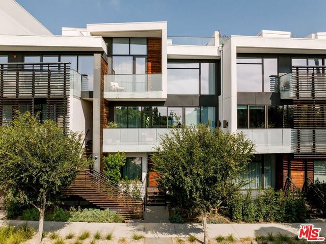 702 N Doheny Drive TH25, West Hollywood, CA 90069