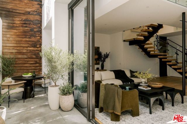 702 N Doheny Drive TH25, West Hollywood, CA 90069