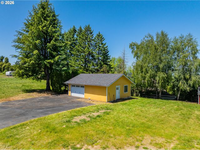 18266 S HOLLY Ln, Oregon City, OR 97045